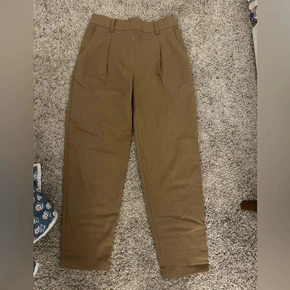 Camel color trousers - Picture 1 of 3